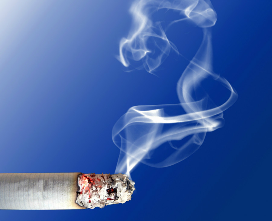 28.14 crs smokingmovingcig rgb mtJGMti